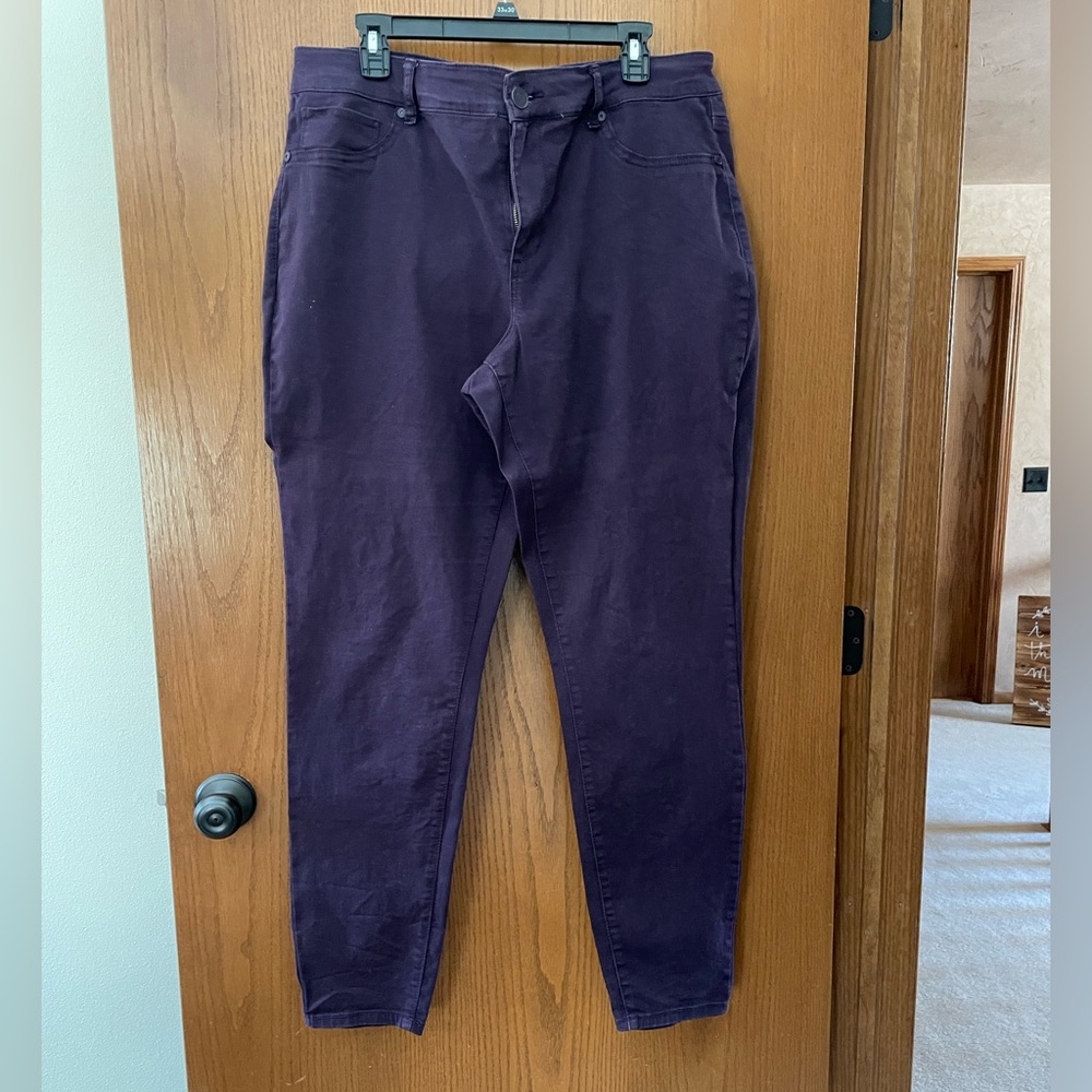 035 Maurice’s Size 20 Purple stretched jeggings. EUC.